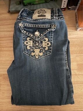 L.A. idol Dark Blue Embellished Pocket Capris